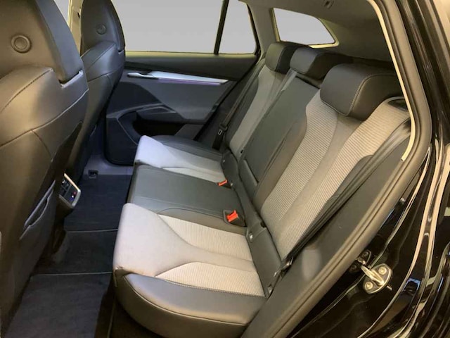 Skoda Enyaq Enyaq 85x *AHK*WÄRME*ACC*NAVI*R-CAM*LED*SHZ*DAB*