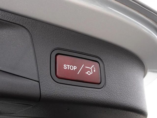 Mercedes-Benz GLA 180 W-Paket ParkAss. LED SpurH el.Heck LM