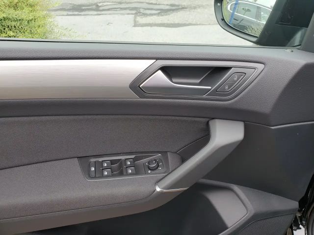 Volkswagen Touran DSG IQ.Drive R-Line