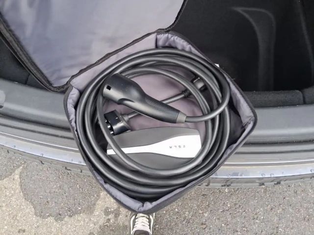 Tesla Model Y AWD Long Range