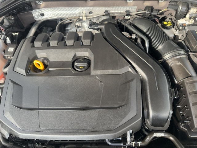 Volkswagen Golf 1.5 eTSI DSG Life Variant