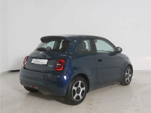 Fiat 500e Action