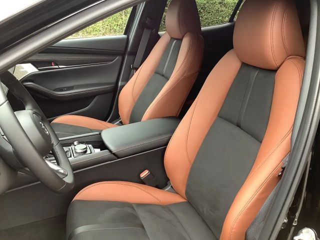 Mazda 3 2.5L SkyActiv e-Skyactiv