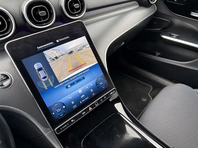 Mercedes-Benz C 220 4MATIC C 220 d Sedan