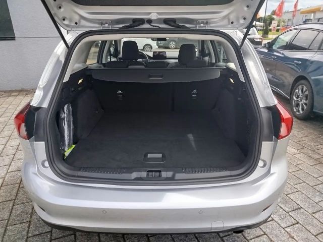 Ford Focus Cool & Connect Wagon