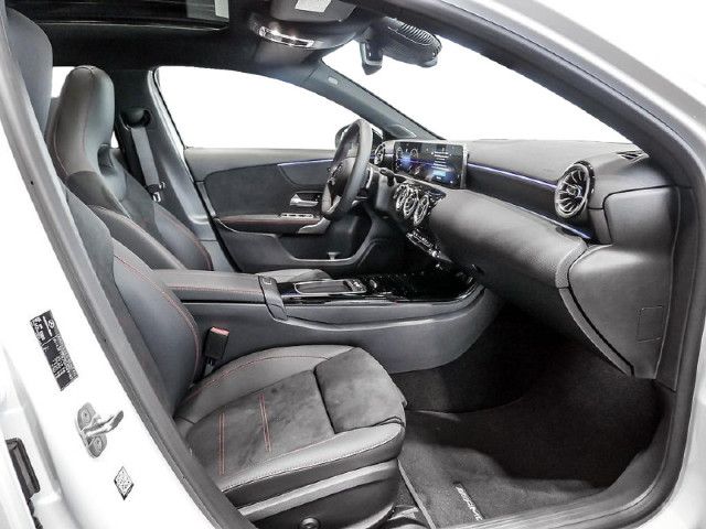 Mercedes-Benz A 200 A 200 d