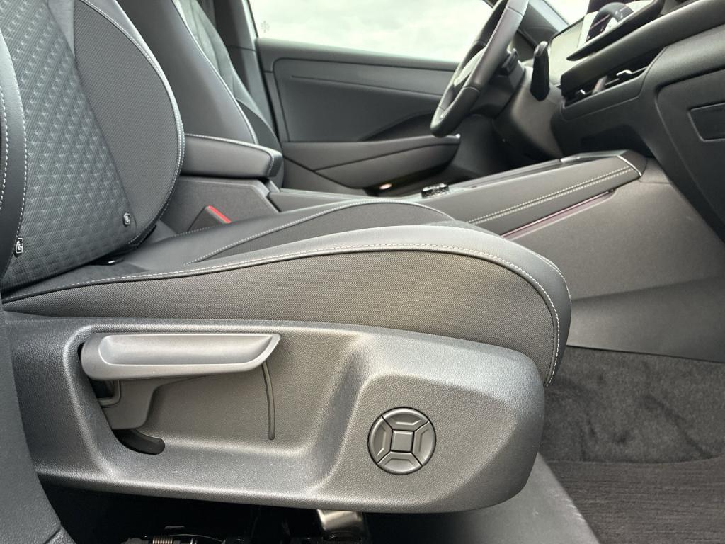 Volkswagen T-Roc 1.5 eTSI DSG IQ.Drive R-Line