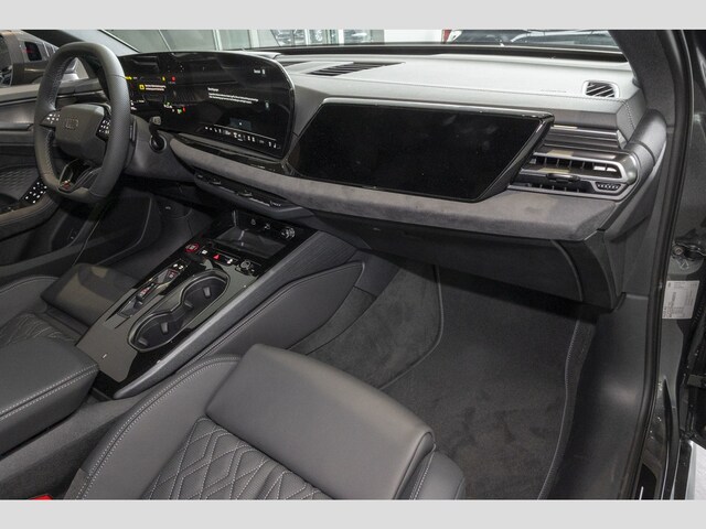 Audi A6 Avant Quattro S-Tronic