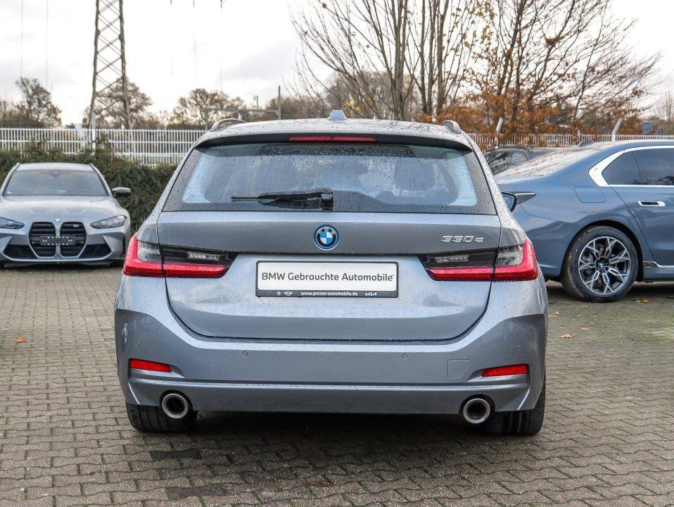 BMW 330 330e Touring