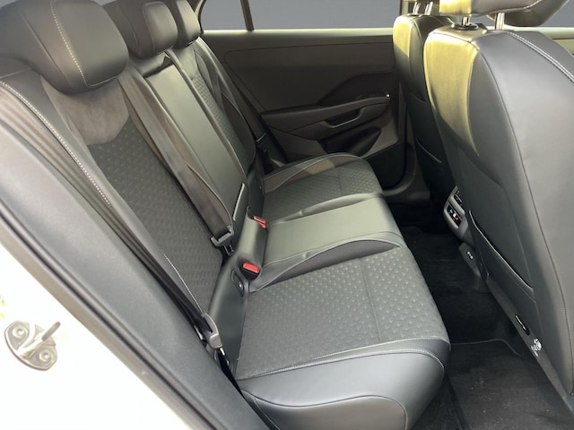 Volkswagen T-Roc 1.5 eTSI DSG R-Line