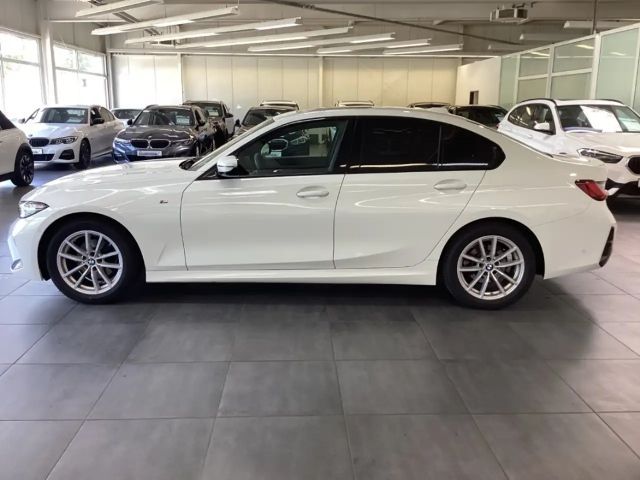 BMW 320 320d M-Sport Sedan xDrive