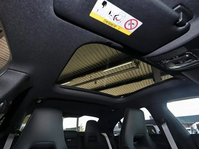 Mercedes-Benz CLA 200 AMG Line Coupé