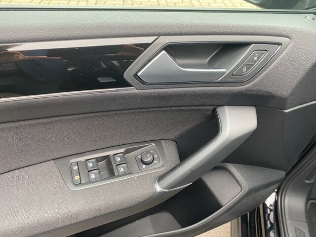 Volkswagen Touran 1.5 TSI DSG R-Line