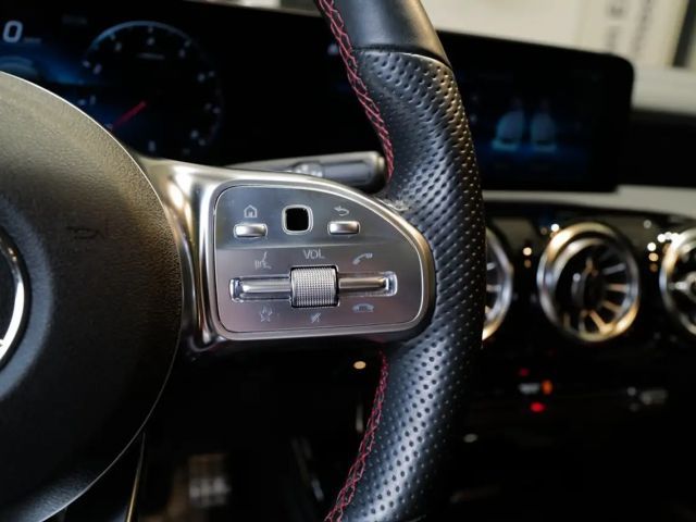 Mercedes-Benz A 250 4MATIC AMG Line