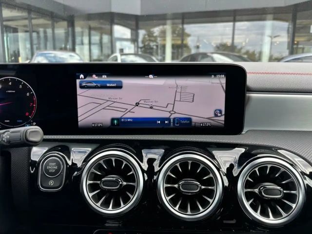 Mercedes-Benz CLA 200 AMG Line