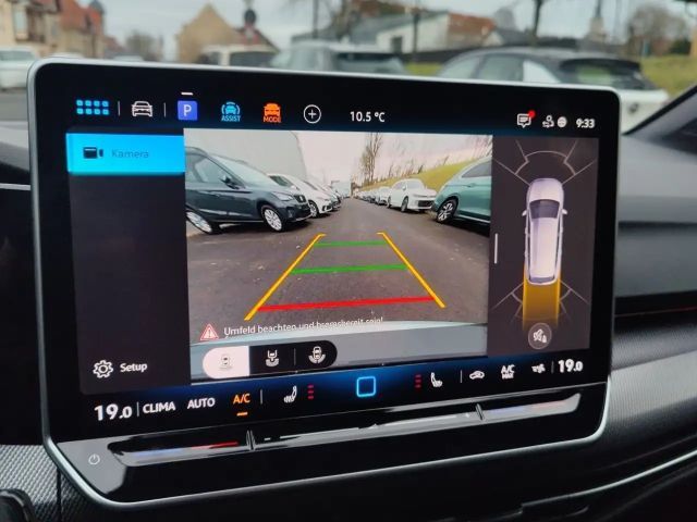 Volkswagen Golf R-Line Variant