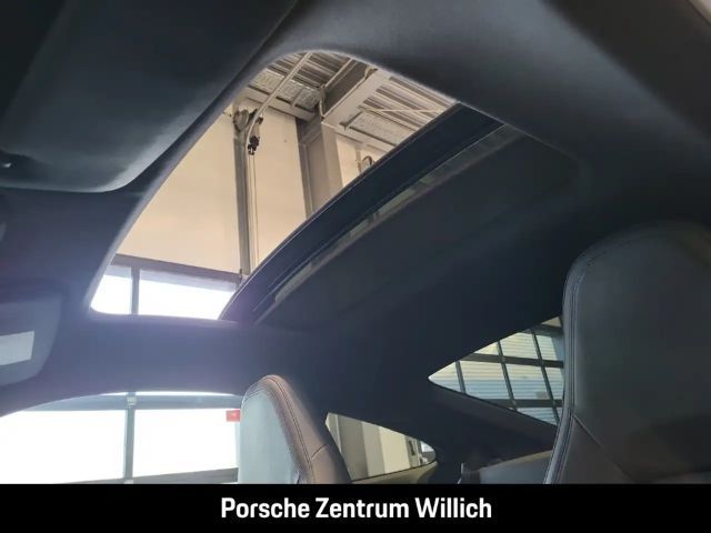 Porsche 992 Carrera Coupé