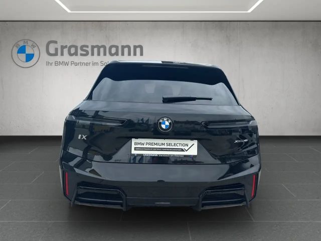 BMW iX xDrive45