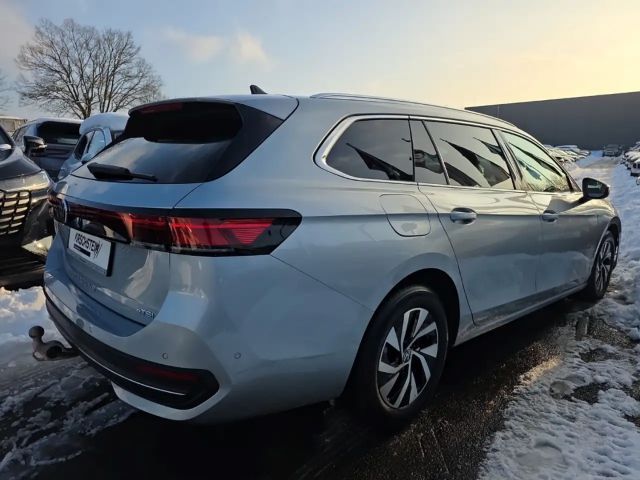 Volkswagen Passat 1.5 eTSI Business Variant