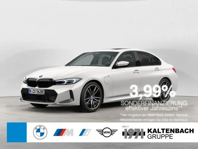 BMW 330 330e M-Sport Sedan xDrive