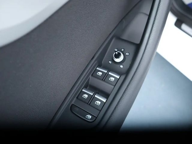 Audi A4 30 TDI Avant S-Line