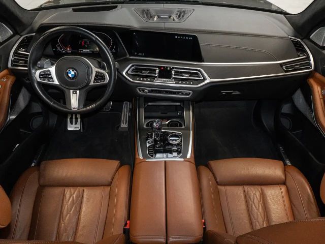 BMW X7 M50i