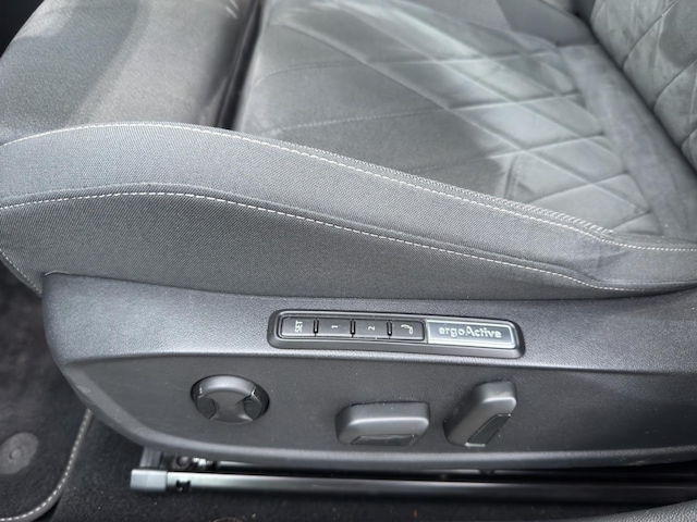 Volkswagen Golf 1.5 eTSI DSG Style Variant