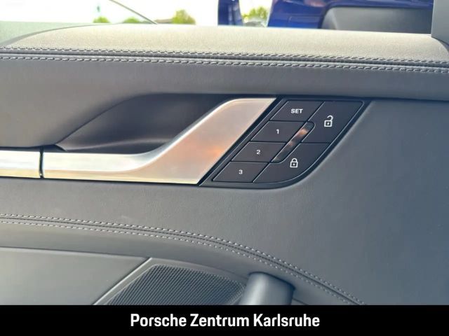 Porsche 992 Cabrio Carrera GTS