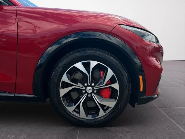 Ford Mustang Mach-E 75 kWh AWD