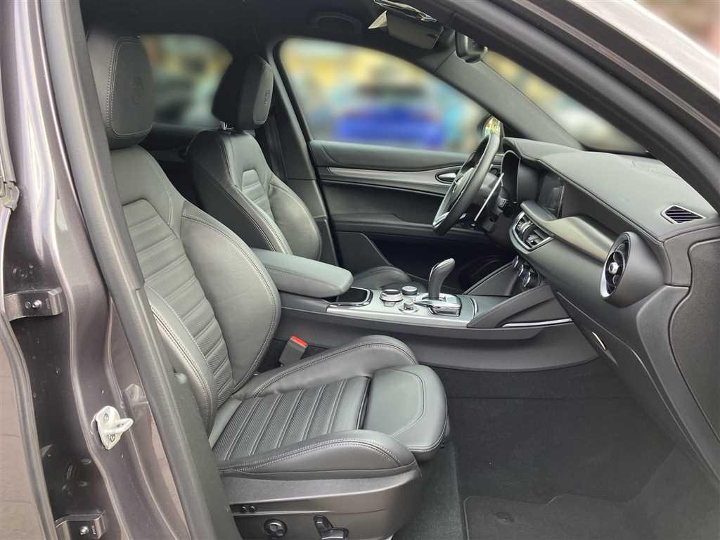 Alfa Romeo Stelvio Q4 Veloce
