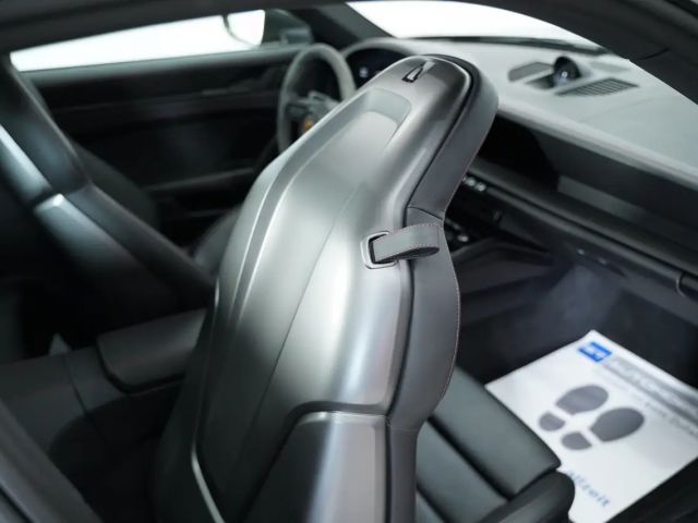 Porsche 992 Carrera Coupé GTS