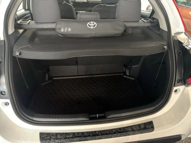 Toyota Yaris Hatchback Hybride Team D