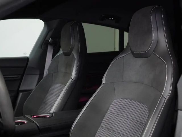 Porsche Taycan 4 Cross Turismo