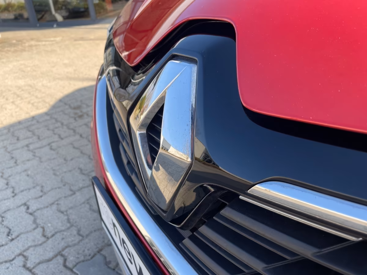 Renault Captur EDC Hybrid TCe 140 Techno