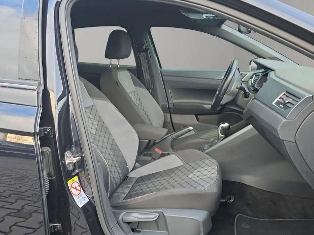 Volkswagen Polo 1.0 TSI DSG R-Line