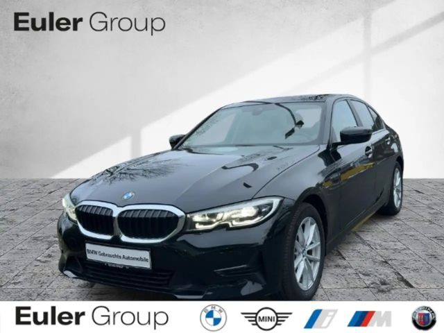 BMW 320 320i Sedan xDrive