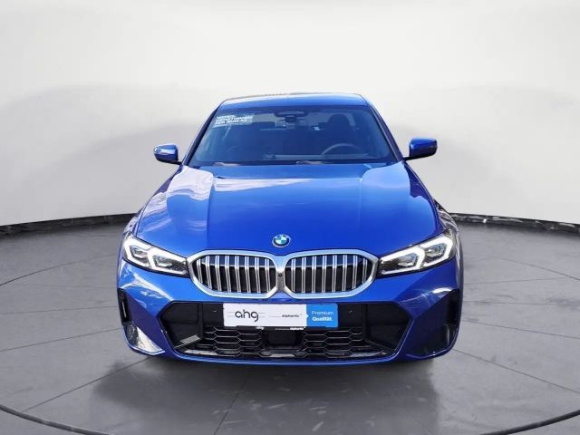 BMW 320 320d M-Sport Sedan