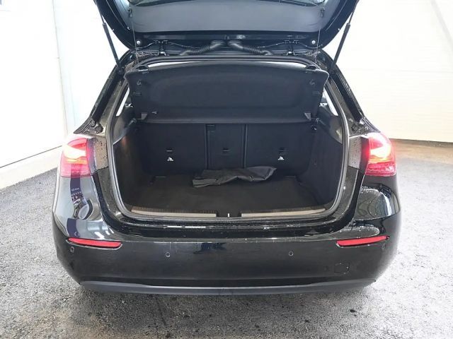 Mercedes-Benz A 180 A 180 d