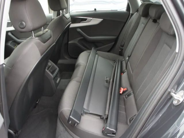 Audi A4 30 TDI Avant