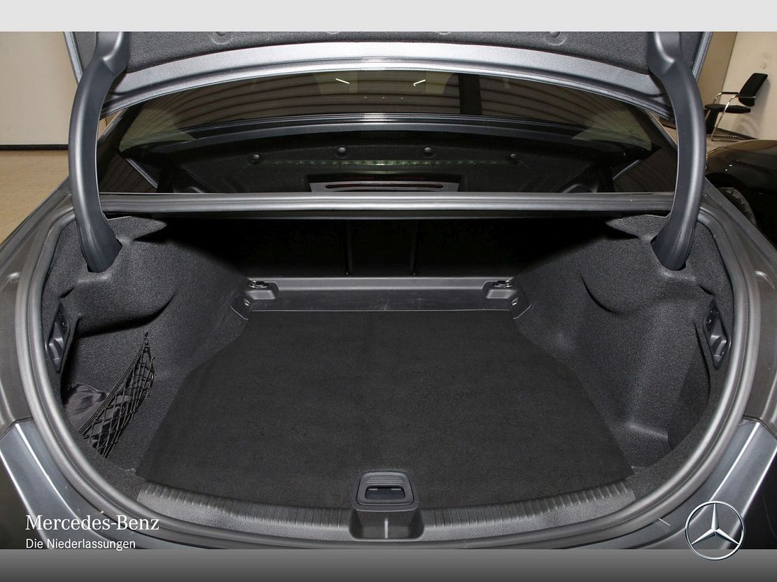 Mercedes-Benz C 180 AMG Line Sedan