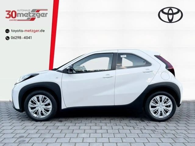 Toyota Aygo X 1.0 VVT-i Business Hatchback
