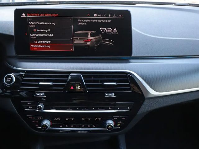 BMW 530 530e M-Sport Touring xDrive