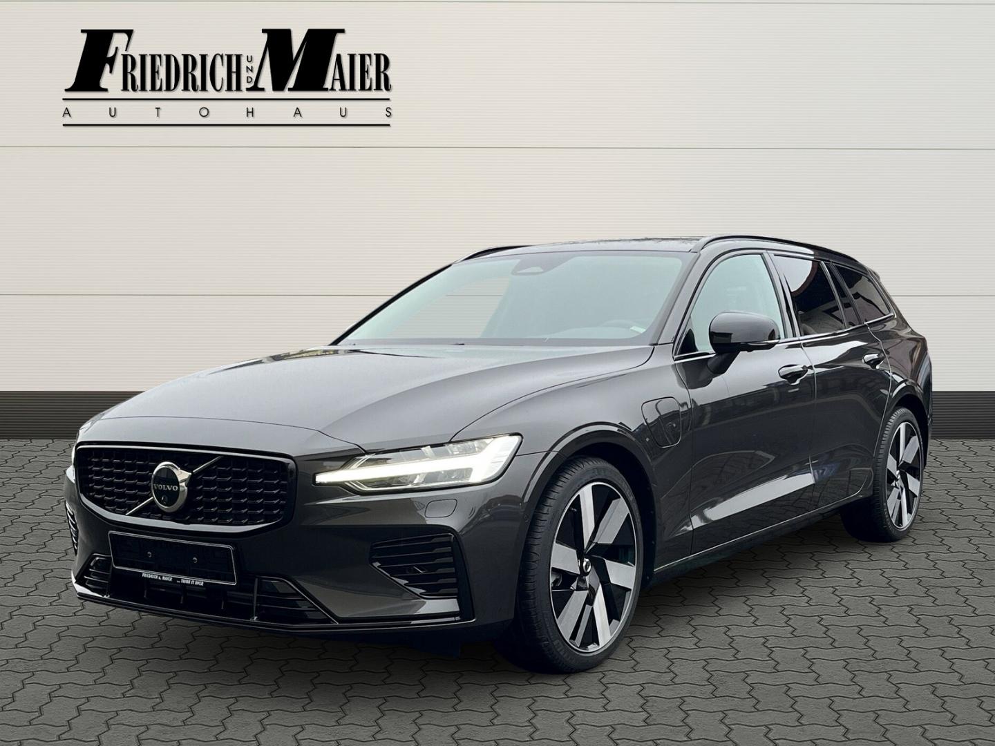 Volvo V60 AWD Dark Plus T8
