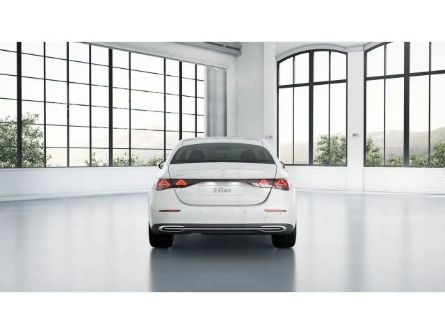 Mercedes-Benz E 200 AVANTGARDE Sedan