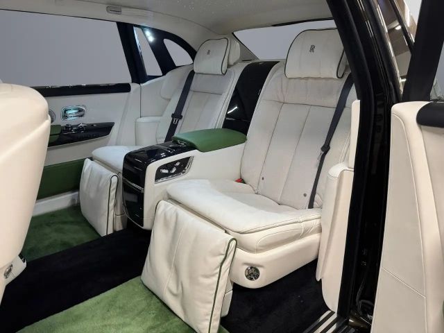 Rolls-Royce Phantom Extended (EWB) "The Connoisseur"