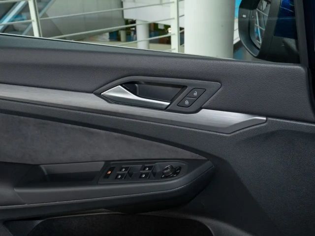 Volkswagen Golf 2.0 TSI Golf VIII Style