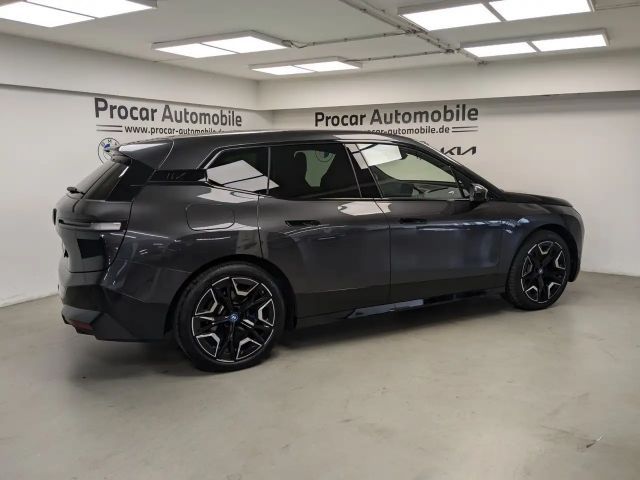 BMW iX xDrive40