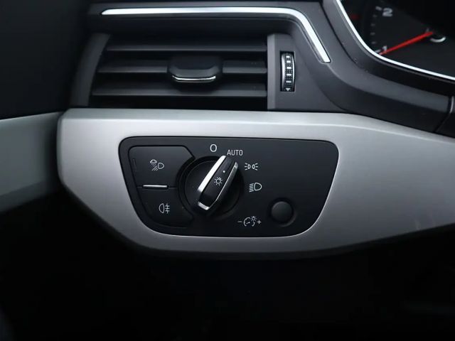 Audi A4 35 TDI S-Tronic Sedan