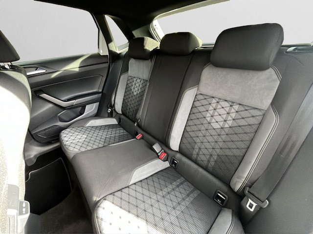 Volkswagen Polo 1.0 TSI DSG R-Line