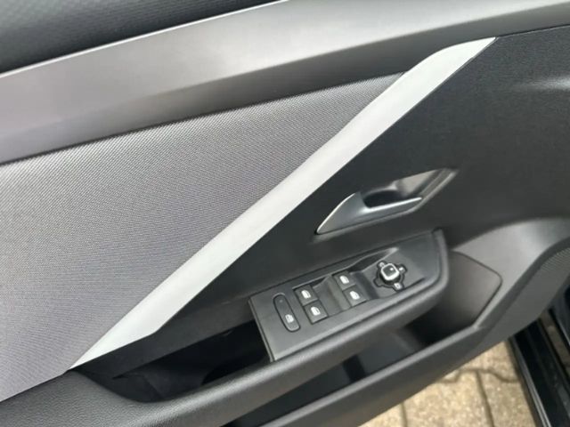 Opel Astra 1.2 Turbo Enjoy Turbo